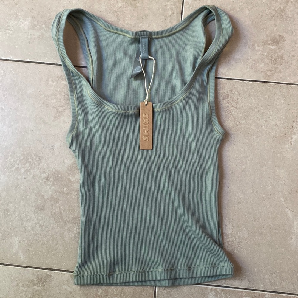 Brand new skims tank top!